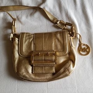 MICHAEL KORS GOLD CROSSBODY PURSE